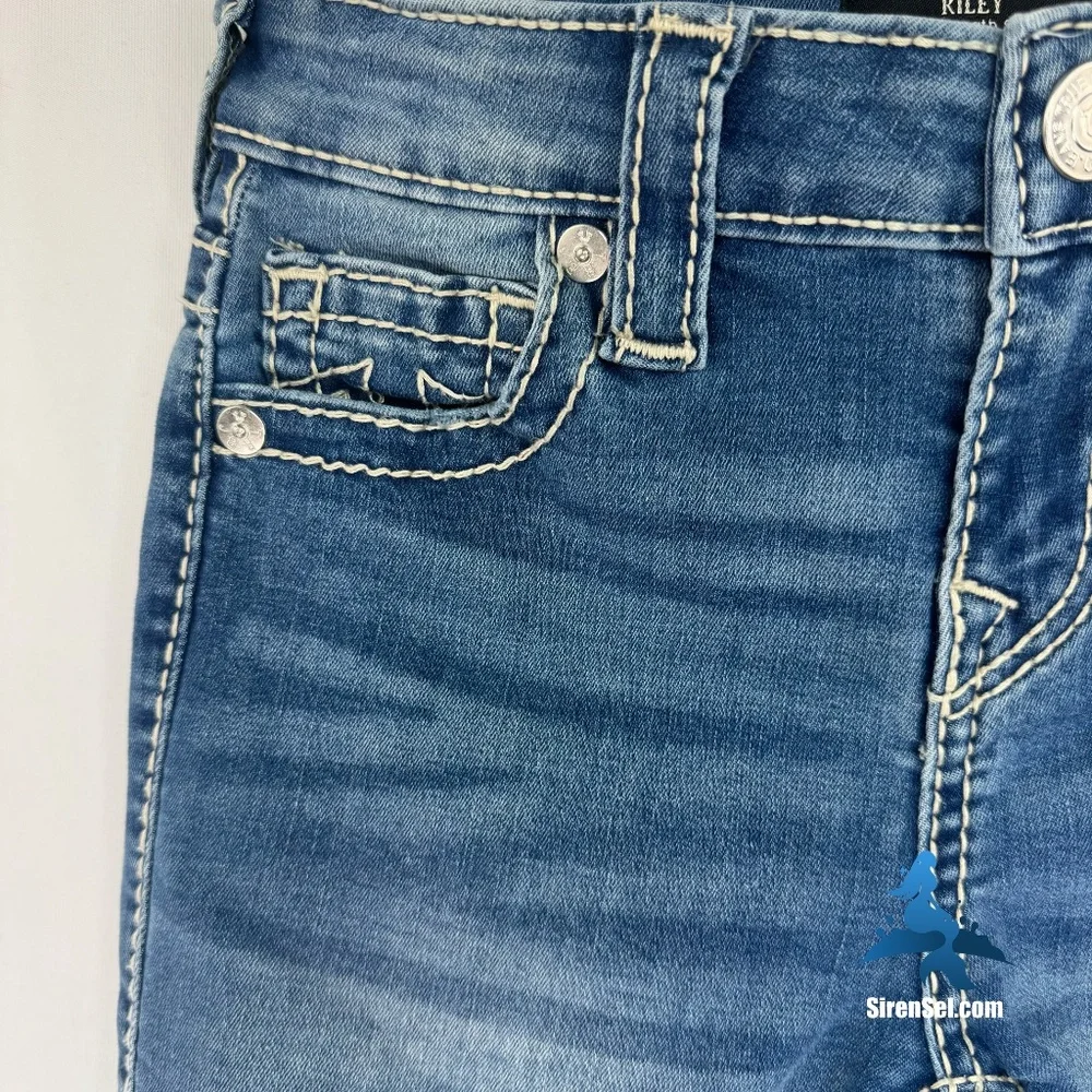 1237 NWT True Religion Riley Knee Length Bermuda Jean Shorts - W24 - Medium Wash